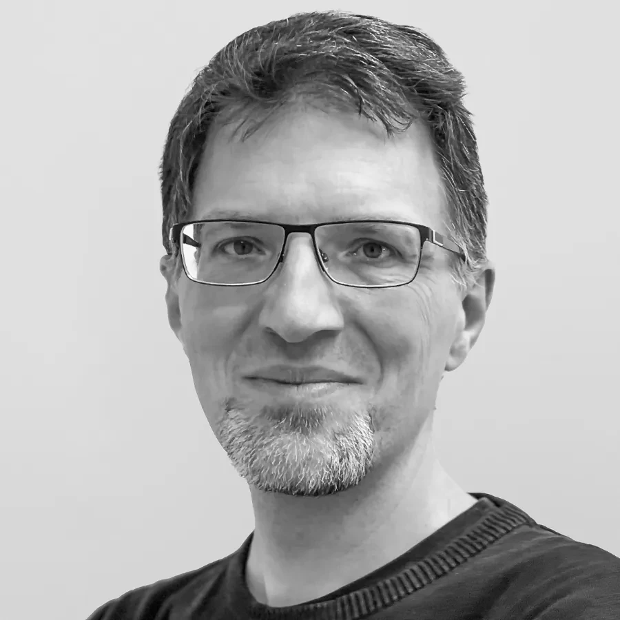 Dr. Julian Bothe